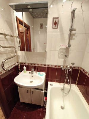 Продам комнату в 2-комн. квартире, Чудновского ул, 5, Санкт-Петербург г