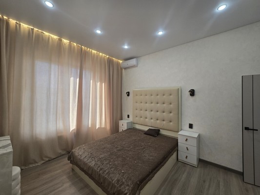 Продам двухкомнатную (2-комн.) квартиру, Октябрьская наб, 40, Санкт-Петербург г