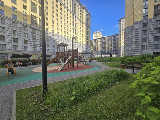 Продам двухкомнатную (2-комн.) квартиру, Октябрьская наб, 40, Санкт-Петербург г