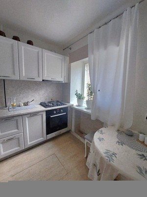 Продам двухкомнатную (2-комн.) квартиру, Льва Шатрова ул, 8, Пермь г