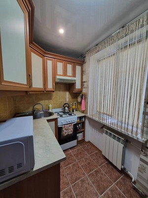 Продам однокомнатную (1-комн.) квартиру, Школьная ул, 3, Молодежное пгт