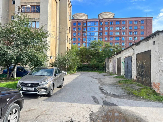 Продам трехкомнатную (3-комн.) квартиру, Кешокова ул, 83кА, Нальчик г