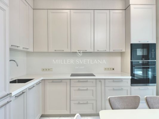 Продам трехкомнатную (3-комн.) квартиру, Винницкая ул, 8к4, Москва г