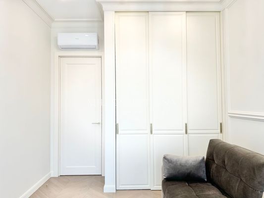 Продам трехкомнатную (3-комн.) квартиру, Винницкая ул, 8к4, Москва г