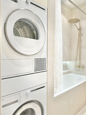 Продам трехкомнатную (3-комн.) квартиру, Винницкая ул, 8к4, Москва г