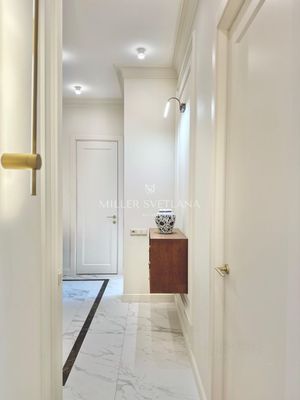 Продам трехкомнатную (3-комн.) квартиру, Винницкая ул, 8к4, Москва г