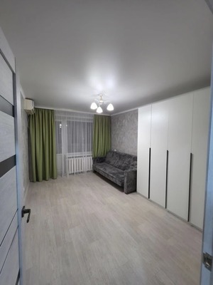 Продам двухкомнатную (2-комн.) квартиру, Коммунистическая ул, 6, Кропоткин г