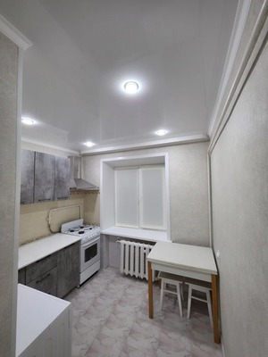 Продам двухкомнатную (2-комн.) квартиру, Коммунистическая ул, 6, Кропоткин г