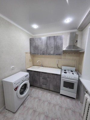 Продам двухкомнатную (2-комн.) квартиру, Коммунистическая ул, 6, Кропоткин г