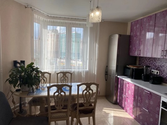 Продам двухкомнатную (2-комн.) квартиру, Вертолётчиков ул, 1, Москва г