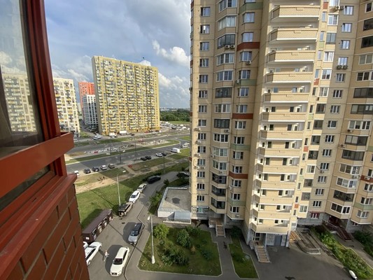 Продам двухкомнатную (2-комн.) квартиру, Вертолётчиков ул, 1, Москва г