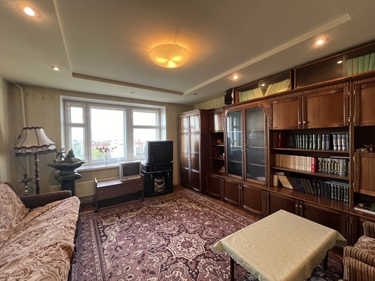 Продам трехкомнатную (3-комн.) квартиру, Кулакова ул, 1, Пенза г