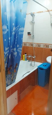 Продам трехкомнатную (3-комн.) квартиру, Витте аллея, 4к1, Москва г