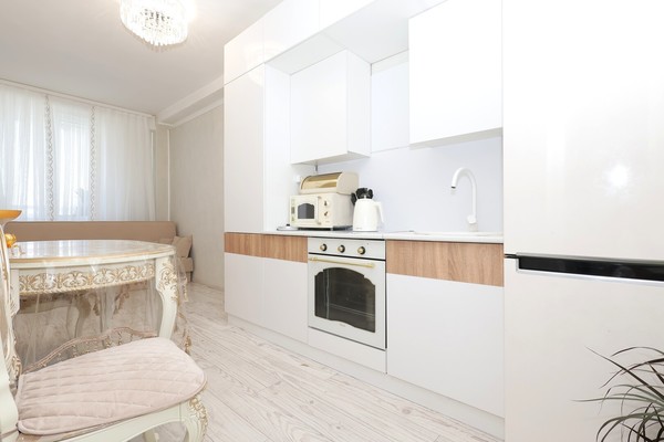 Продам однокомнатную (1-комн.) квартиру, Строителей ул, 100, Ханты-Мансийск г