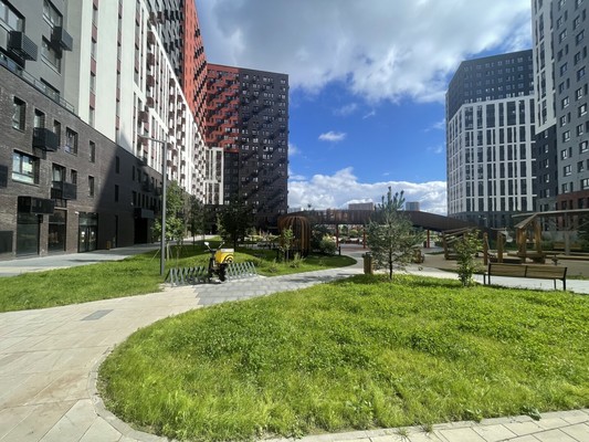 Продам трехкомнатную (3-комн.) квартиру, Лаптева ул, 9, Московский г