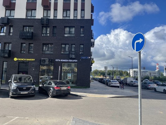 Продам трехкомнатную (3-комн.) квартиру, Лаптева ул, 9, Московский г