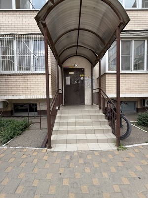 Продам однокомнатную (1-комн.) квартиру, Московская ул, 140кВ, Краснодар г