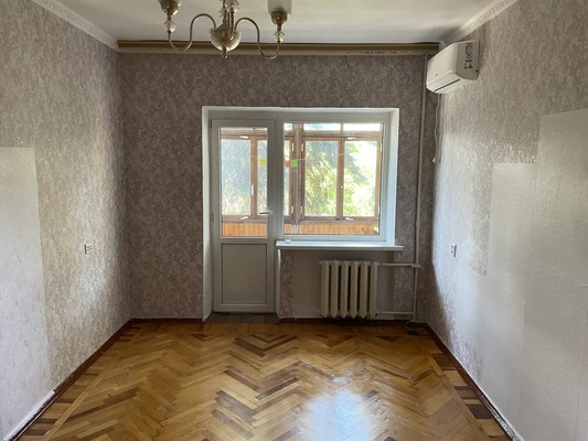 Продам однокомнатную (1-комн.) квартиру, Красная ул, 83, Кропоткин г