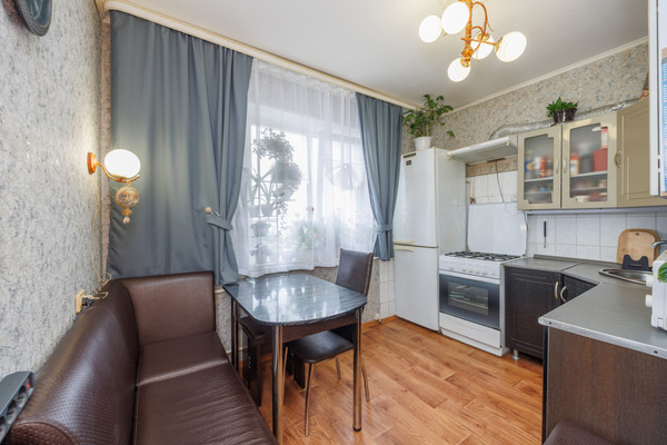 Продам однокомнатную (1-комн.) квартиру, Почтовая ул, 146, Брянск г