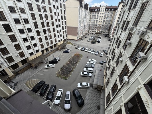 Продам многокомнатную квартиру, Тлостанова ул, 28, Нальчик г