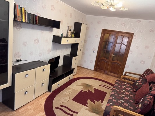 Сдам трехкомнатную (3-комн.) квартиру, Залесская ул, 87, Симферополь г