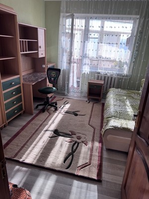 Сдам трехкомнатную (3-комн.) квартиру, Залесская ул, 87, Симферополь г