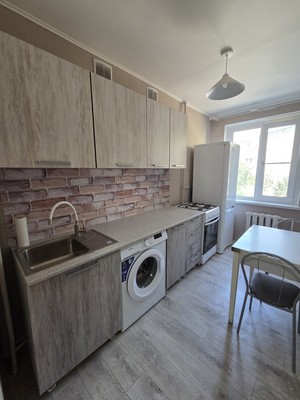 Продам двухкомнатную (2-комн.) квартиру, М.Горького ул, 167, Волгодонск г