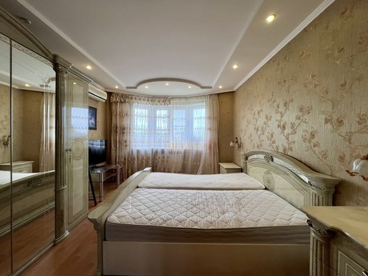 Продам двухкомнатную (2-комн.) квартиру, Дмитровская ул, 26, Базарово д