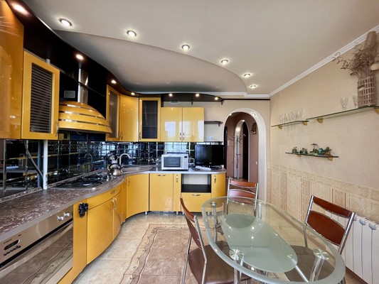 Продам двухкомнатную (2-комн.) квартиру, Дмитровская ул, 26, Базарово д