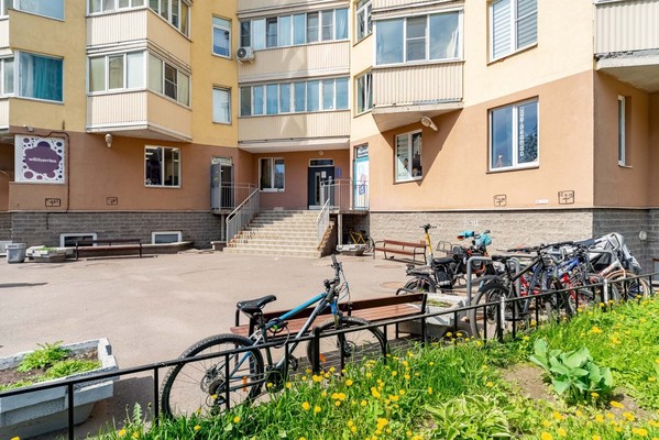 Продам однокомнатную (1-комн.) квартиру, Ленинский пр-кт, 74к3, Санкт-Петербург г