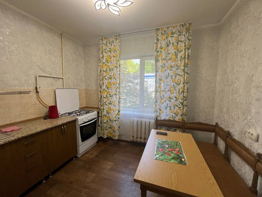 Сдам однокомнатную (1-комн.) квартиру, Лермонтова ул, 14, Симферополь г