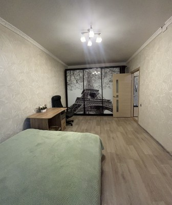 Продам двухкомнатную (2-комн.) квартиру, Крымских Партизан ул, 23, Симферополь г