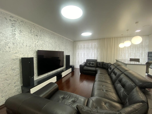 Продам двухкомнатную (2-комн.) квартиру, Белинского ул, 42, Калининград г