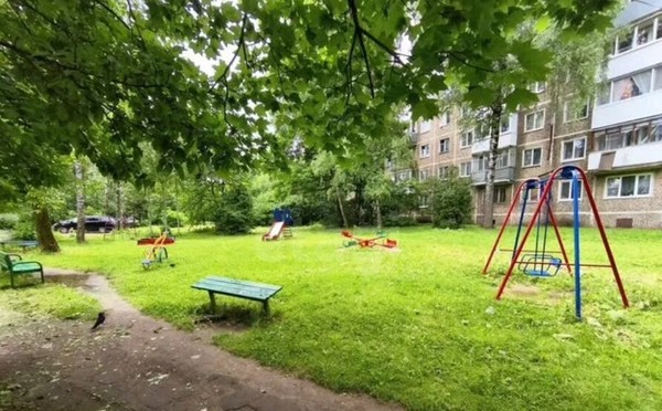 Продам трехкомнатную (3-комн.) квартиру, Багратиона ул, 13, Смоленск г