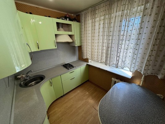 Продам трехкомнатную (3-комн.) квартиру, Октябрьский пр-кт, 40, Комсомольск-на-Амуре г
