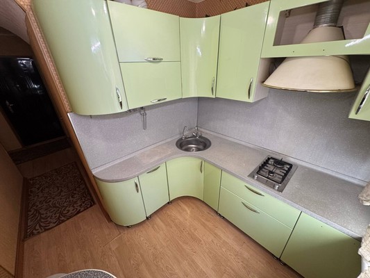 Продам трехкомнатную (3-комн.) квартиру, Октябрьский пр-кт, 40, Комсомольск-на-Амуре г