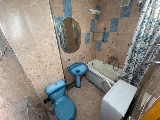 Продам трехкомнатную (3-комн.) квартиру, Октябрьский пр-кт, 40, Комсомольск-на-Амуре г
