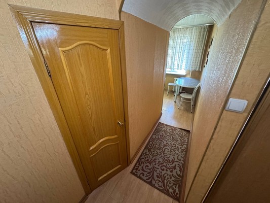 Продам трехкомнатную (3-комн.) квартиру, Октябрьский пр-кт, 40, Комсомольск-на-Амуре г