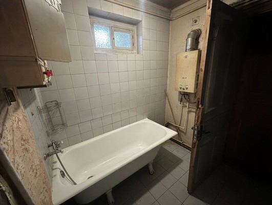 Продам трехкомнатную (3-комн.) квартиру, Коммунальный пер, 10, Кропоткин г