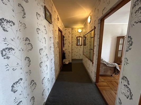Продам двухкомнатную (2-комн.) квартиру, Лесной пер, 30, Кропоткин г