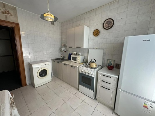 Продам двухкомнатную (2-комн.) квартиру, Лесной пер, 30, Кропоткин г
