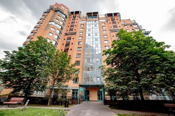 Продам трехкомнатную (3-комн.) квартиру, Минская ул, 1гк3, Москва г