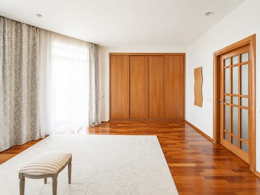 Продам трехкомнатную (3-комн.) квартиру, Минская ул, 1гк3, Москва г