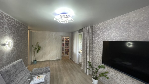 Продам трехкомнатную (3-комн.) квартиру, Тарусская ул, 4, Москва г