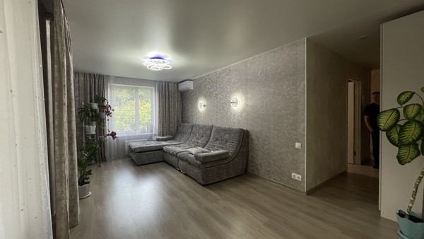Продам трехкомнатную (3-комн.) квартиру, Тарусская ул, 4, Москва г