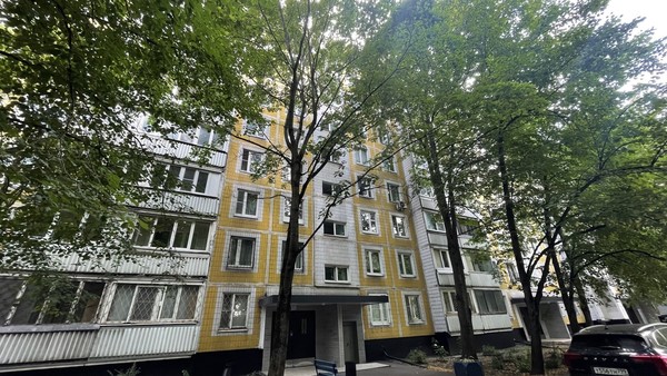 Продам трехкомнатную (3-комн.) квартиру, Тарусская ул, 4, Москва г