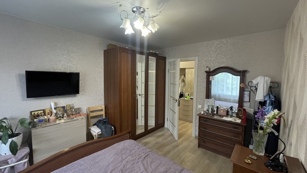 Продам трехкомнатную (3-комн.) квартиру, Тарусская ул, 4, Москва г