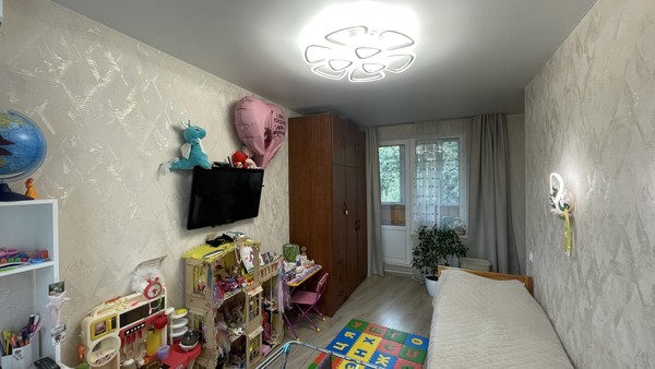 Продам трехкомнатную (3-комн.) квартиру, Тарусская ул, 4, Москва г