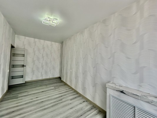 Продам двухкомнатную (2-комн.) квартиру, Ленина б-р, 1, Симферополь г