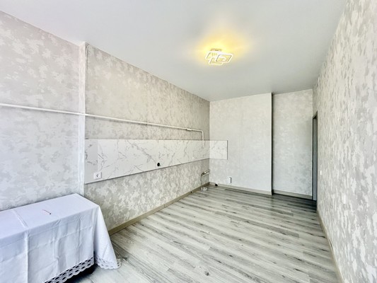 Продам двухкомнатную (2-комн.) квартиру, Ленина б-р, 1, Симферополь г